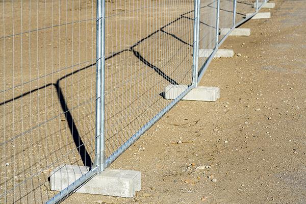 Fence Rental Estero workers